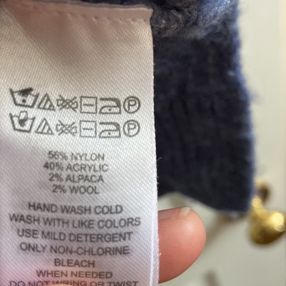 TAHARI wool blend v-neck sweater in size L - Picture 5 of 7